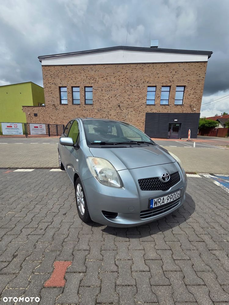 Toyota Yaris - 1