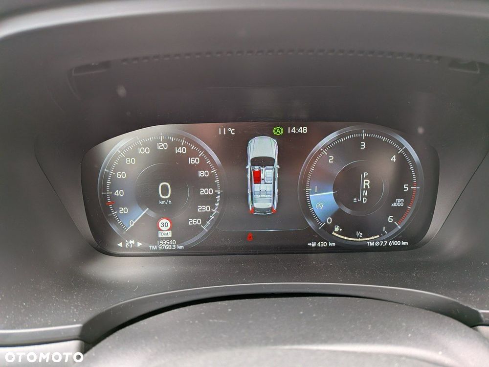 Volvo V90 D5 SCR AWD Momentum Pro - 29