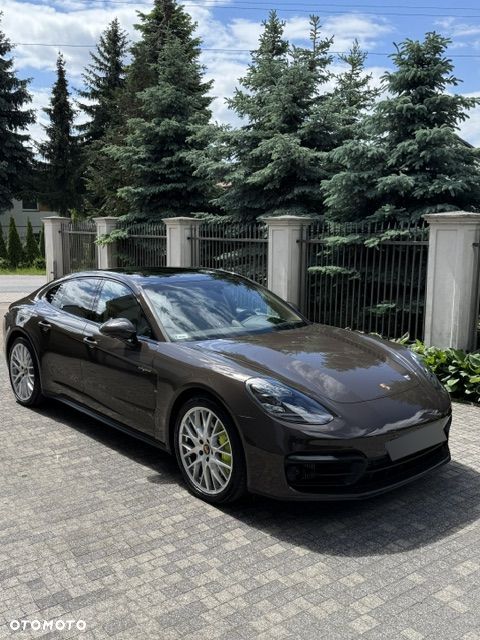 Porsche Panamera 4 E-Hybrid - 1