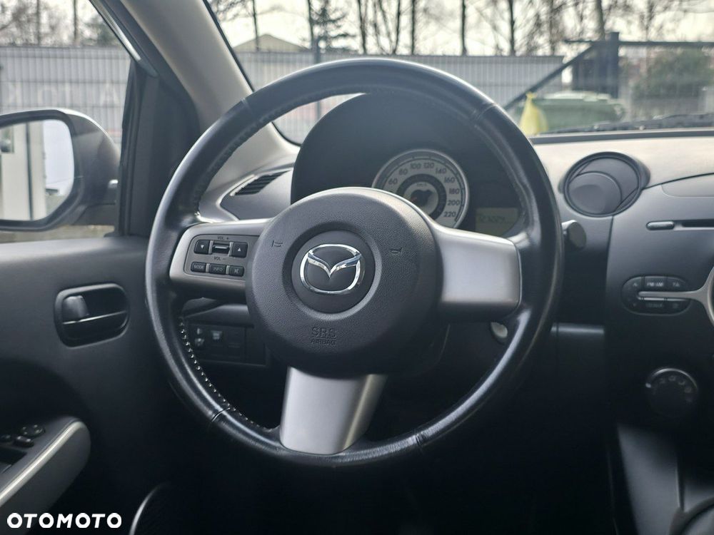 Mazda 2 - 13