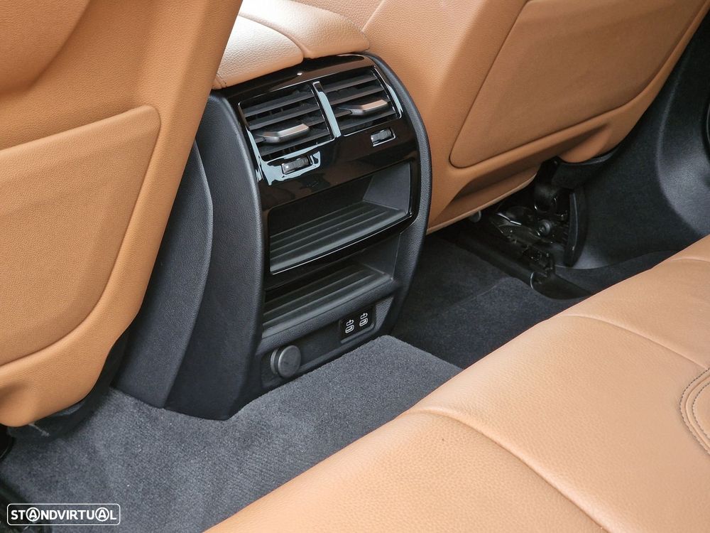BMW 530 e Pack Desportivo M - 17