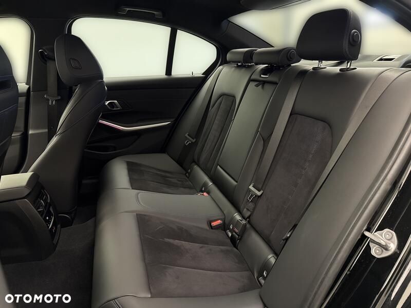 BMW Seria 3 318i M Sport - 19