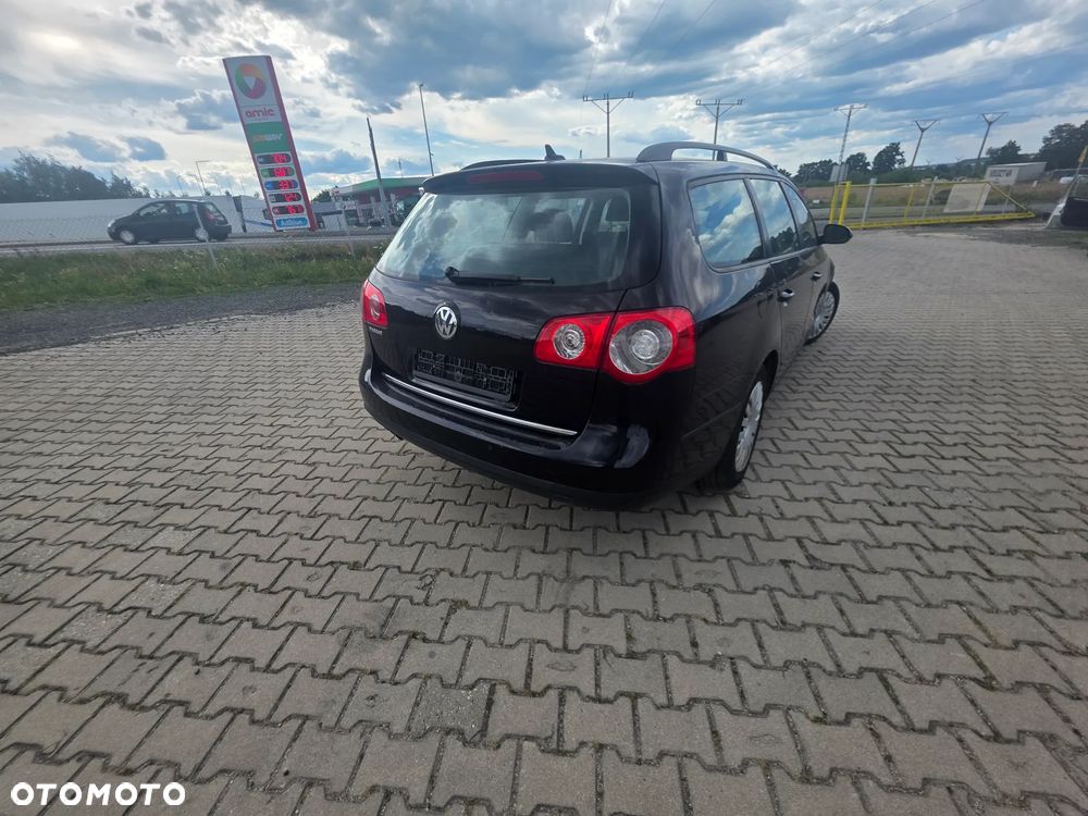 Volkswagen Passat 2.0 TDI DPF Comfortline - 14