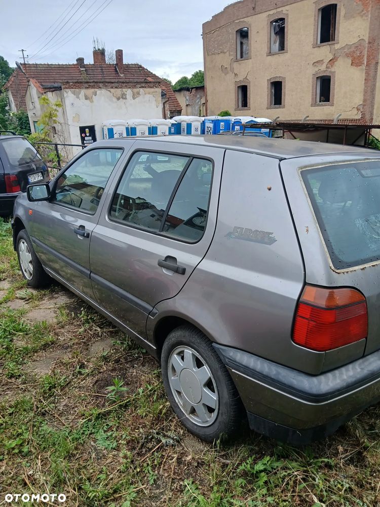Volkswagen Golf 1.8 CL - 3