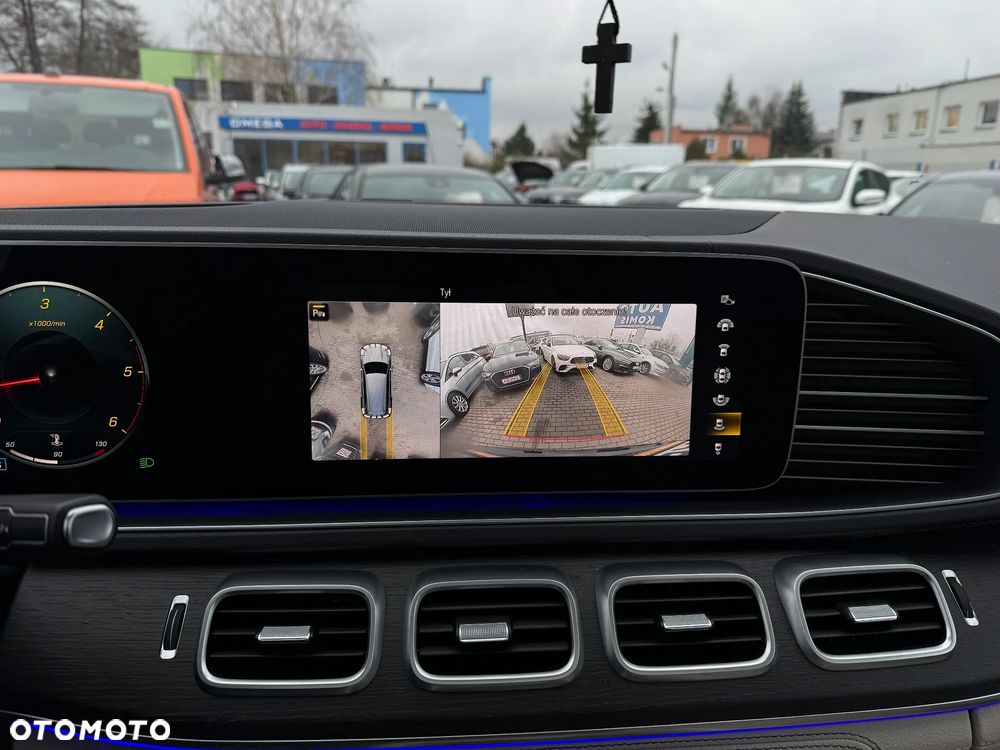 Mercedes-Benz GLS - 31