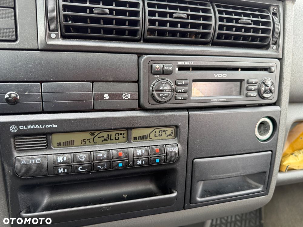 Volkswagen Multivan - 18