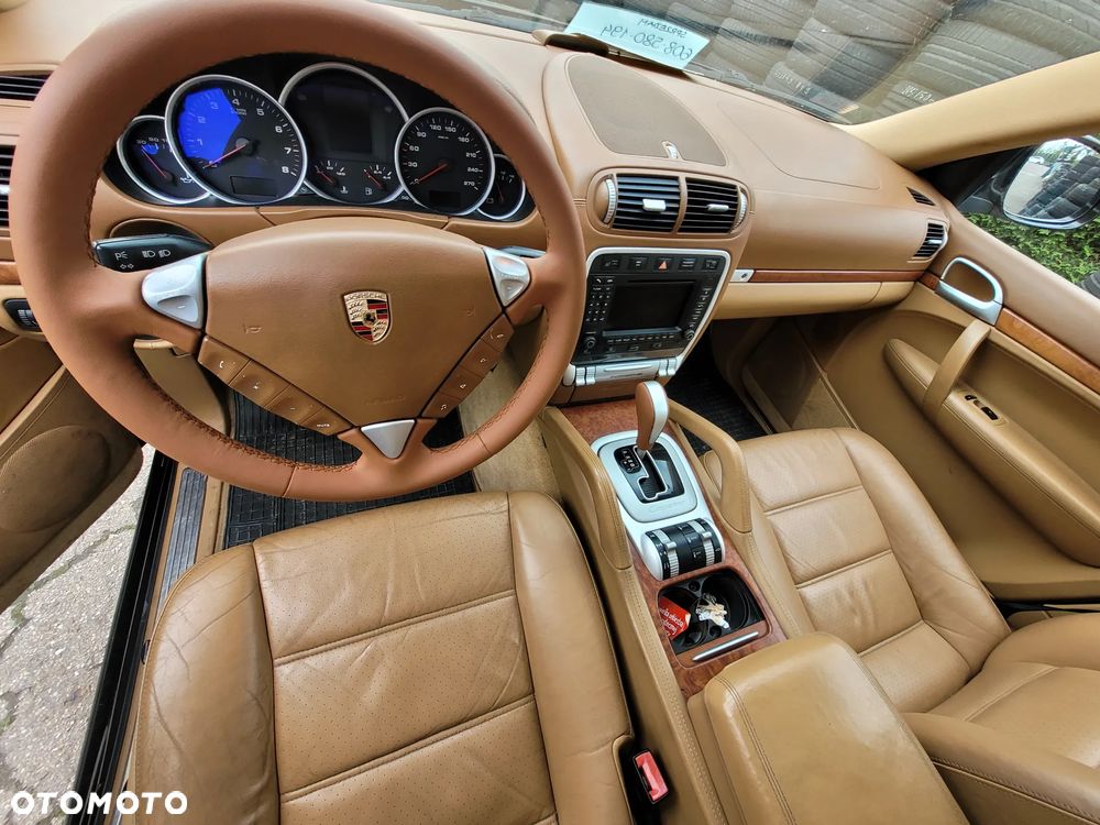 Porsche Cayenne - 11