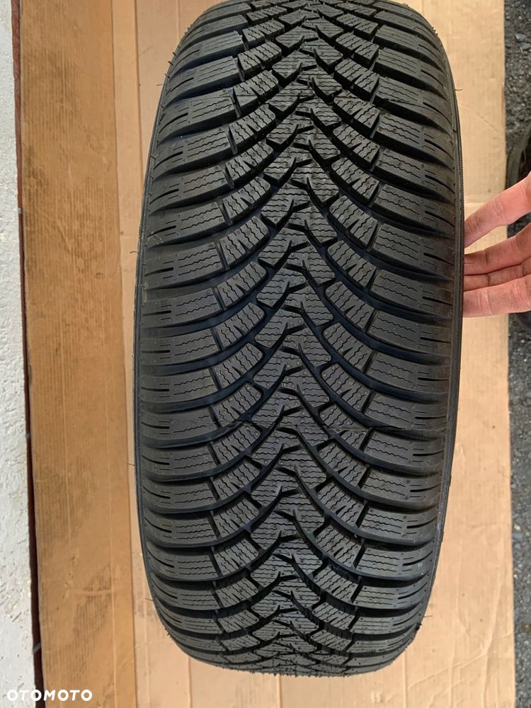 Opona zimowa Falken EuroWinter HS01 205/55R16 91 H run flat - 6