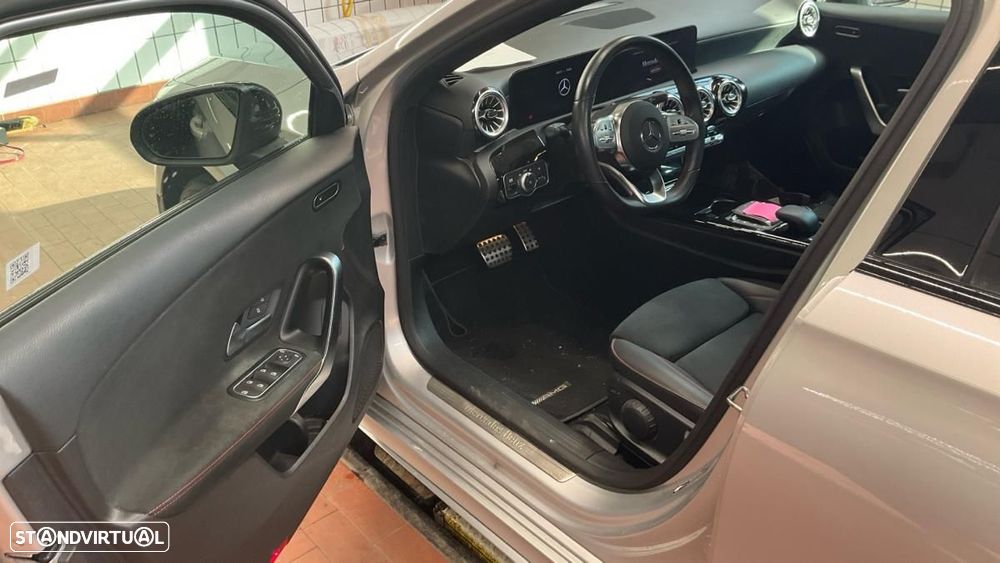 Mercedes-Benz A 250 e 8G-DCT AMG Line - 6
