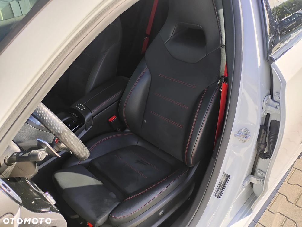 Mercedes-Benz Klasa A 35 AMG 4-Matic 7G-DCT - 11