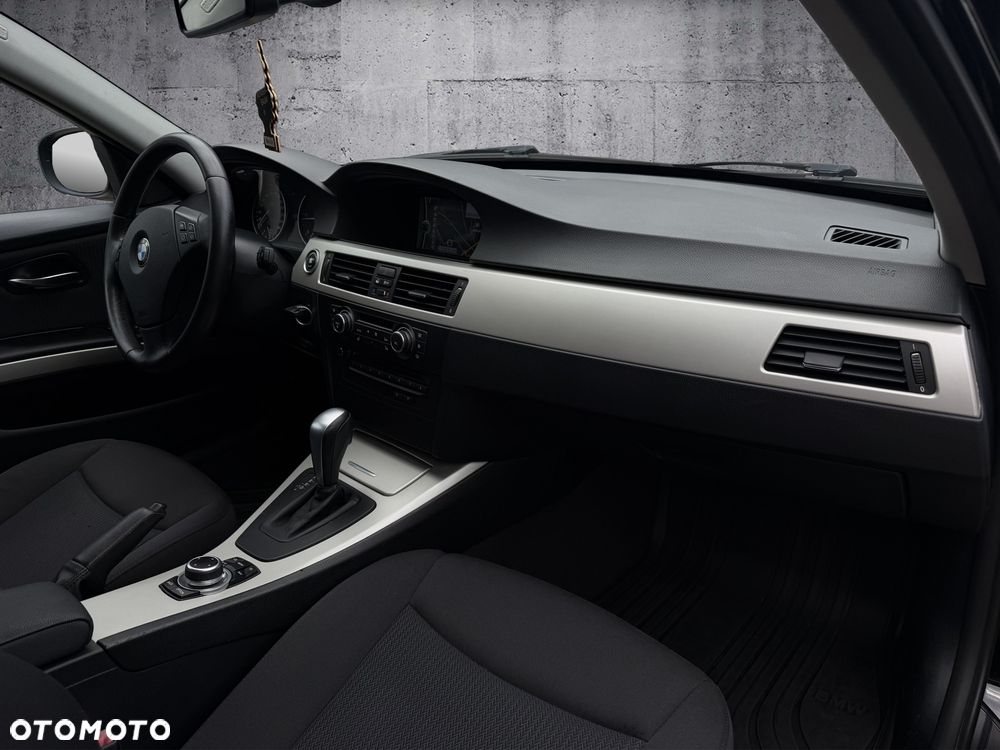 BMW Seria 3 318d DPF Edition Lifestyle - 11