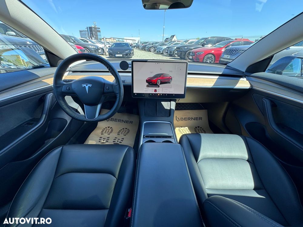 Tesla Model 3 Long Range AWD Premium - 16