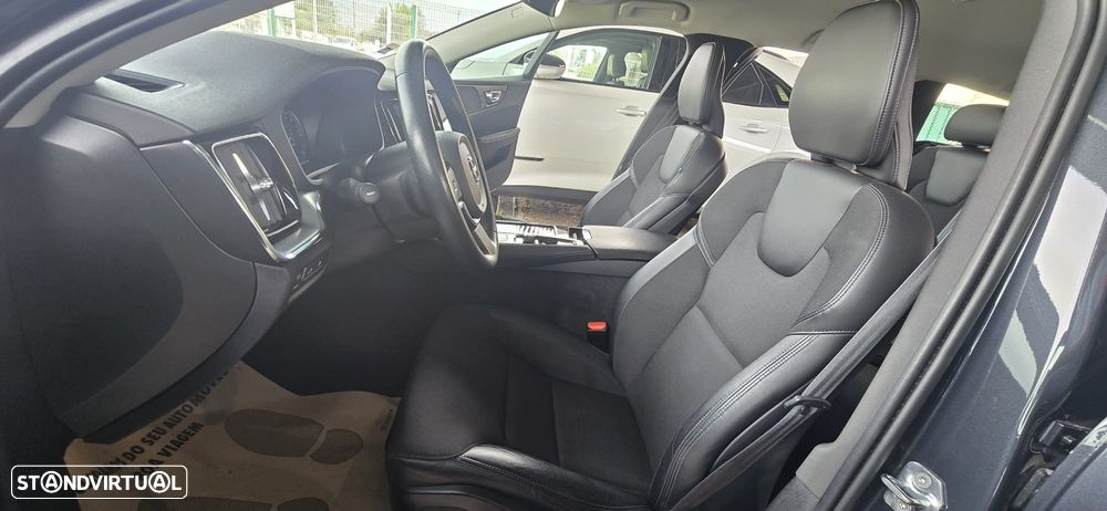 Volvo V60 2.0 T8 AWD TE Momentum Plus - 12