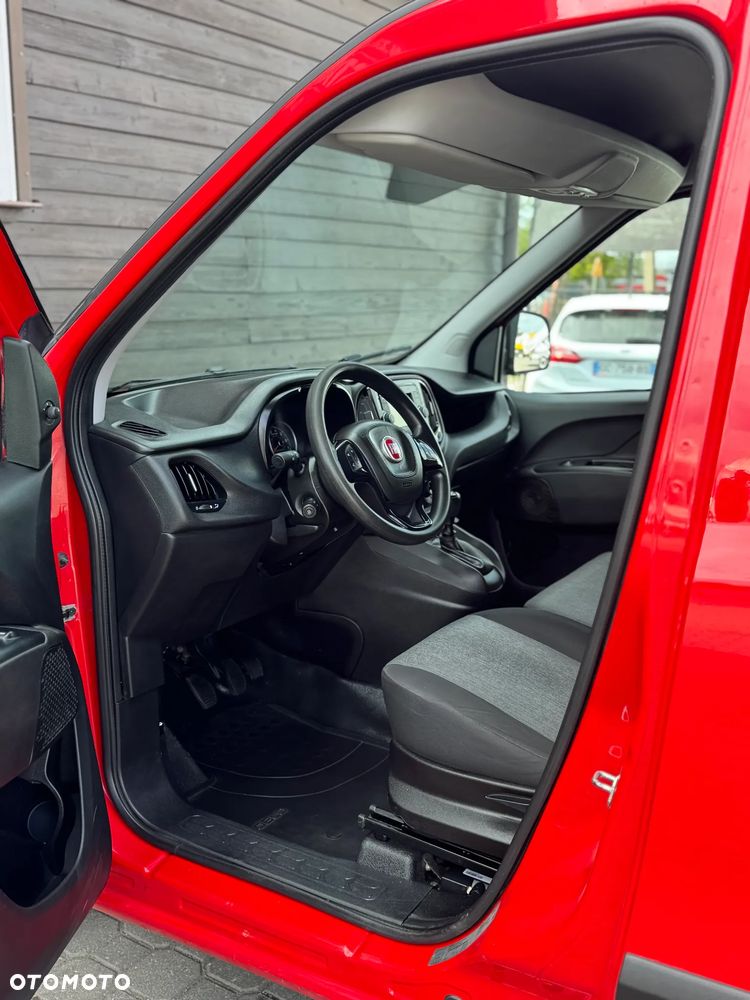 Fiat DOBLO  1,6 *  L1H1 #3 Osoby#  AUTO Z PEŁNĄ HISTORIĄ SERWISOWĄ * W 100% Nie Malowany Oryginalny Lakier * Tempomat * Faktura 23% # VAT-1 Auto Kupione w ASO Fiata * Gwarancja  * Bardzo oszczędny i dynamiczny silnik * Klimatyzacja* Tempomat * MP3 * Bluetooth * Czujniki Parkowania * - 14
