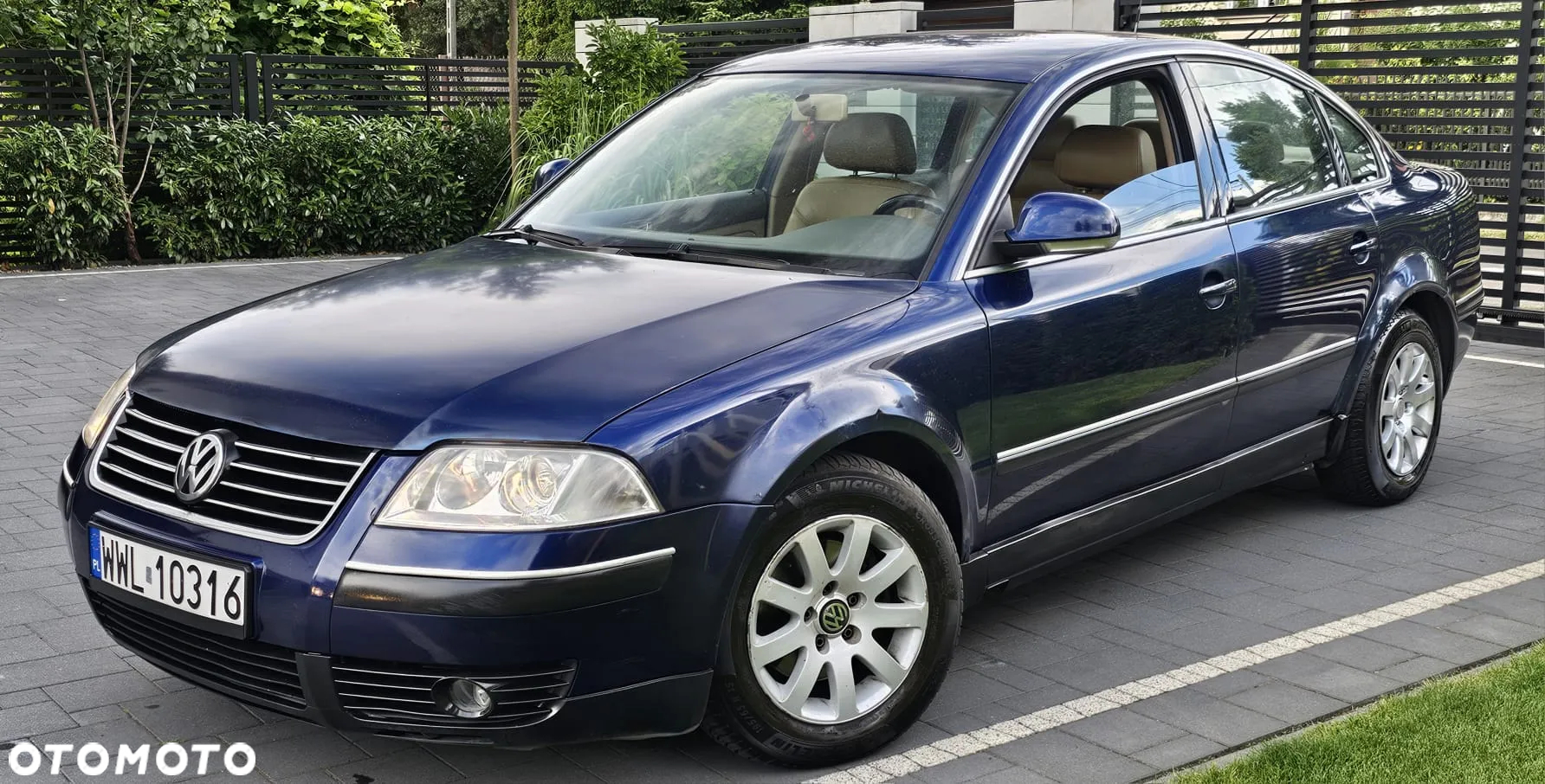 Volkswagen Passat 1.9 TDI Highline - 12