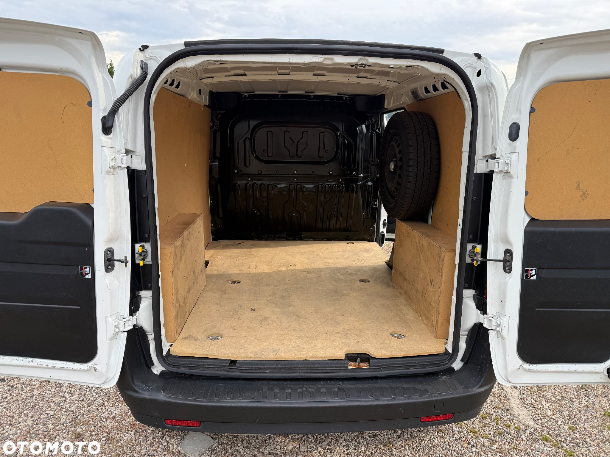 Fiat DOBLO MAXI 1.4 TJET 120 KM 87000 KM IDEALNY STAN JAK NOWY OKAZJA 100% PEWNY - 11