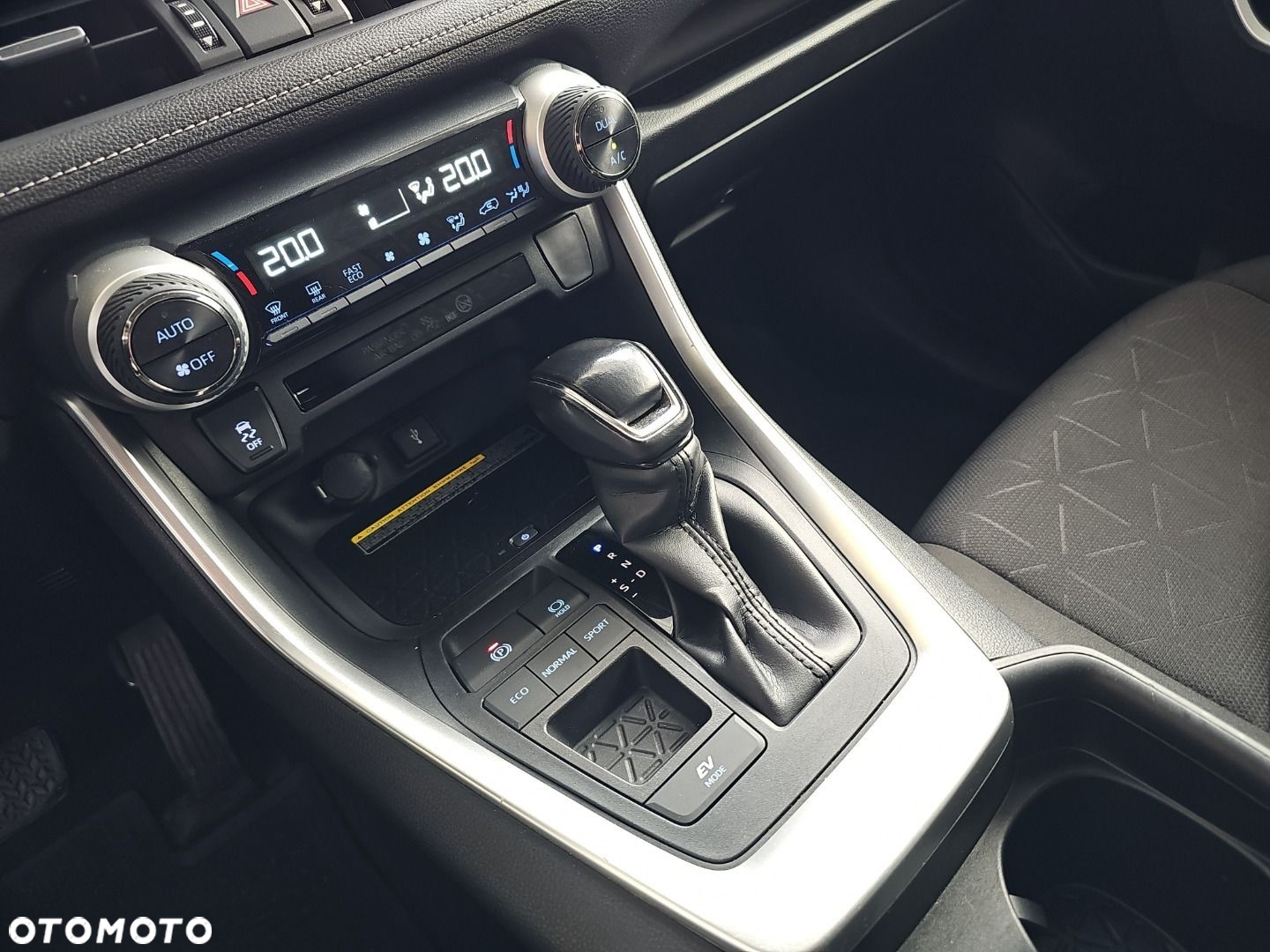 Toyota RAV4 - 20