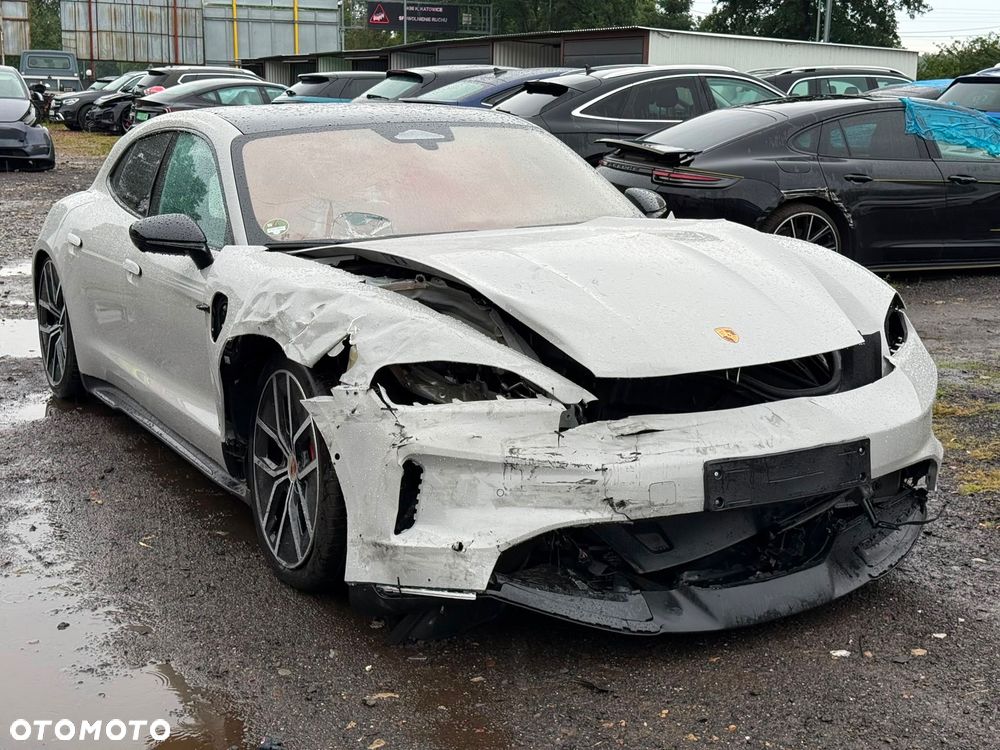 Porsche Taycan 4S Black Edition - 9