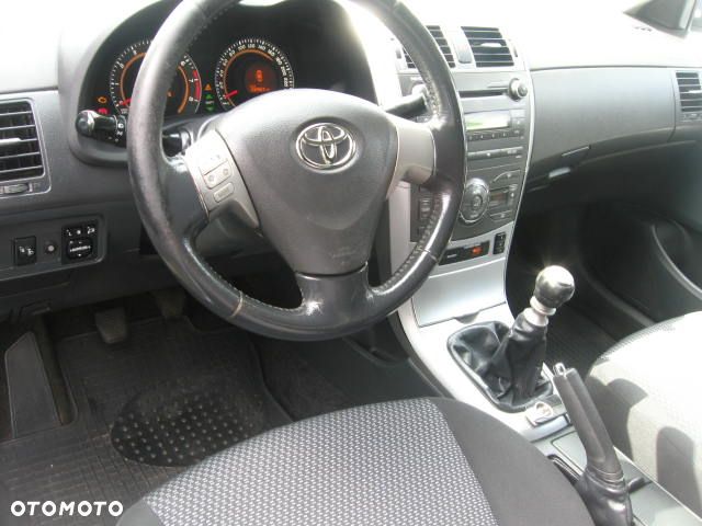 Toyota Corolla 1.6 Luna - 15