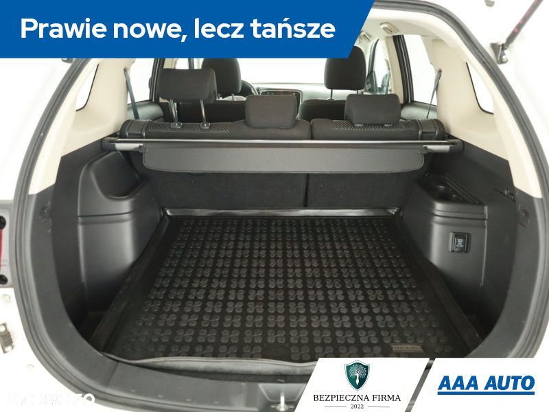 Mitsubishi Outlander - 13