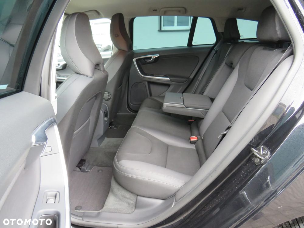 Volvo V60 DRIVe - 30