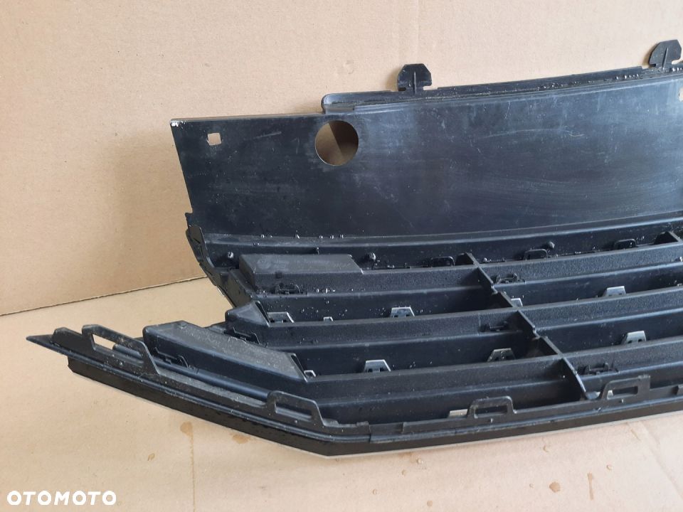 GRILL ATRAPA CHROM 3G0853653D PASSAT B8 - 7