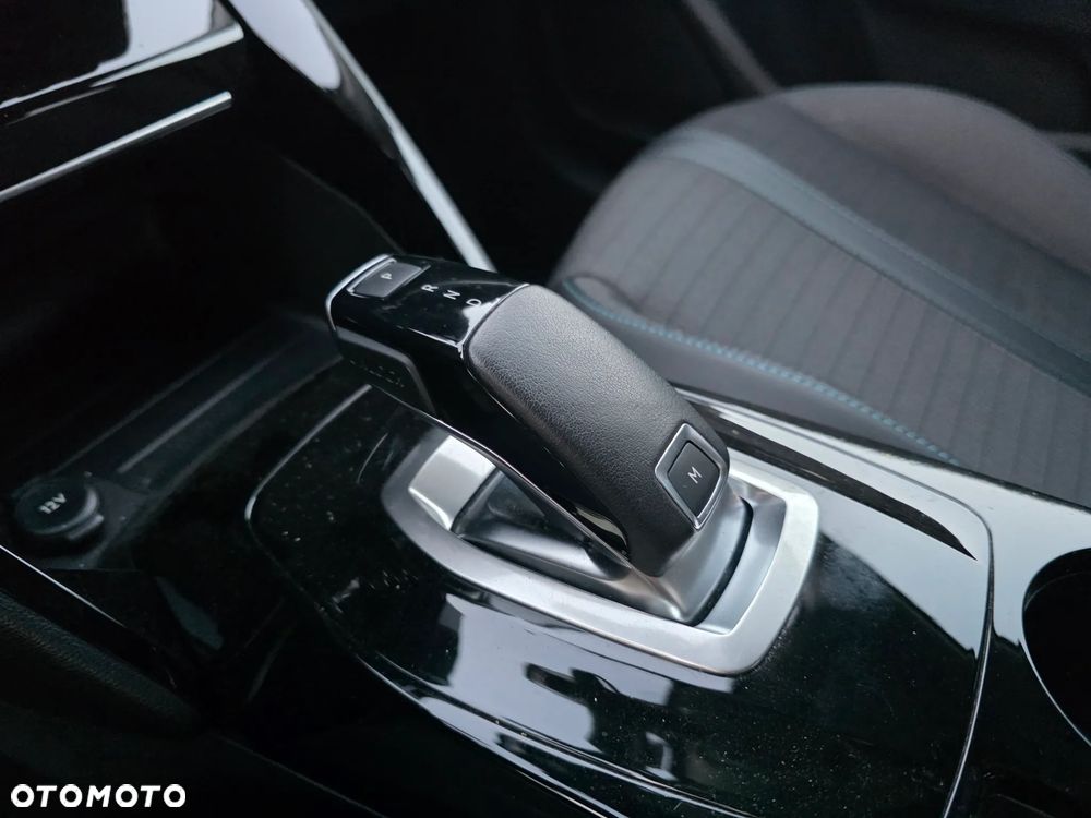 Peugeot 208 PureTech 100 EAT8 Allure - 17