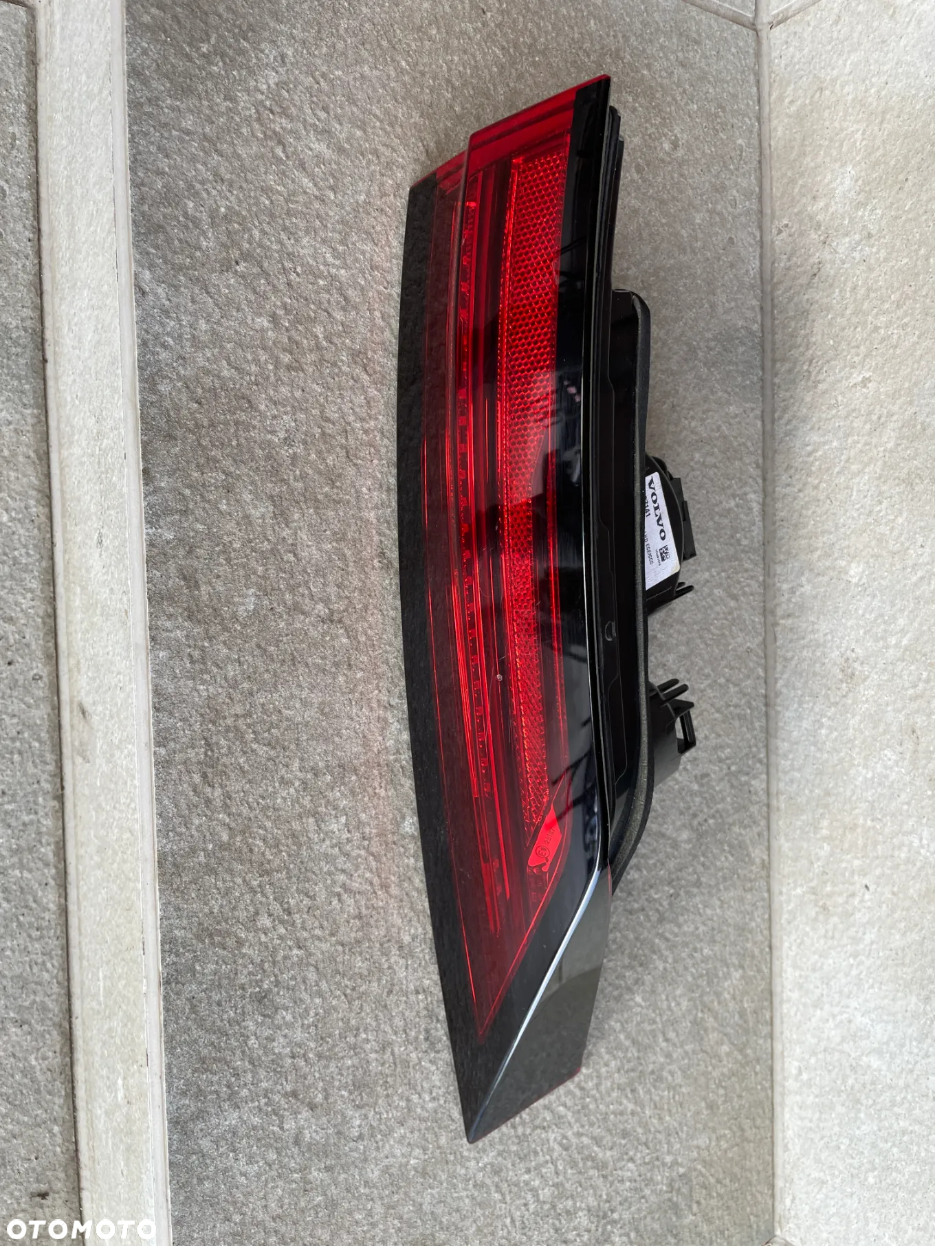 TYLNA LAMPA W KLAPĘ VOLVO V90 II  32337141 - 3