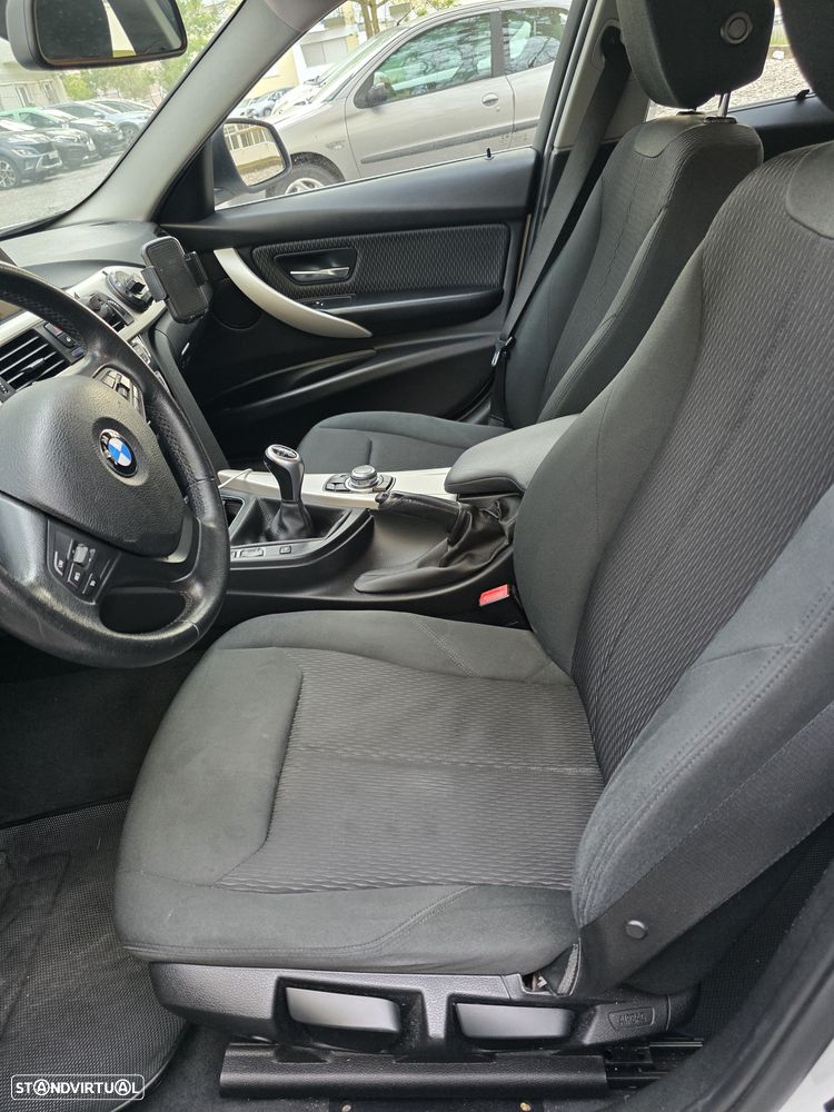 BMW 318 d Advantage - 15