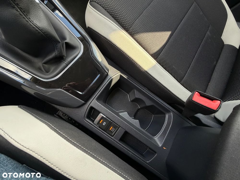 Volkswagen T-Roc 1.5 TSI ACT Premium - 9