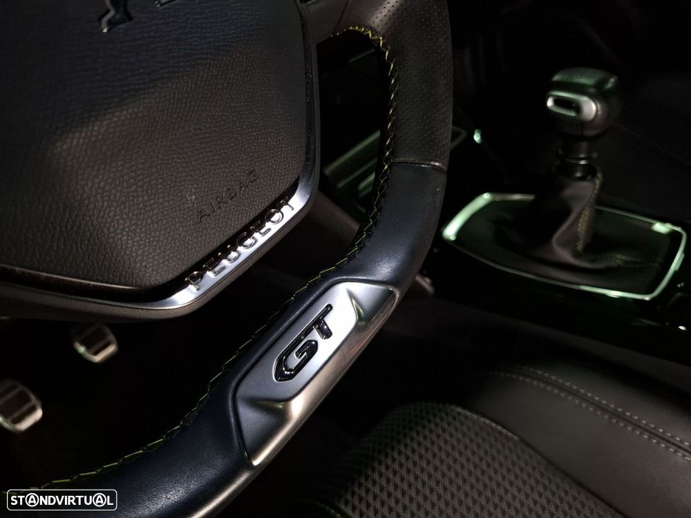 Peugeot 2008 1.2 PureTech GT Line - 26