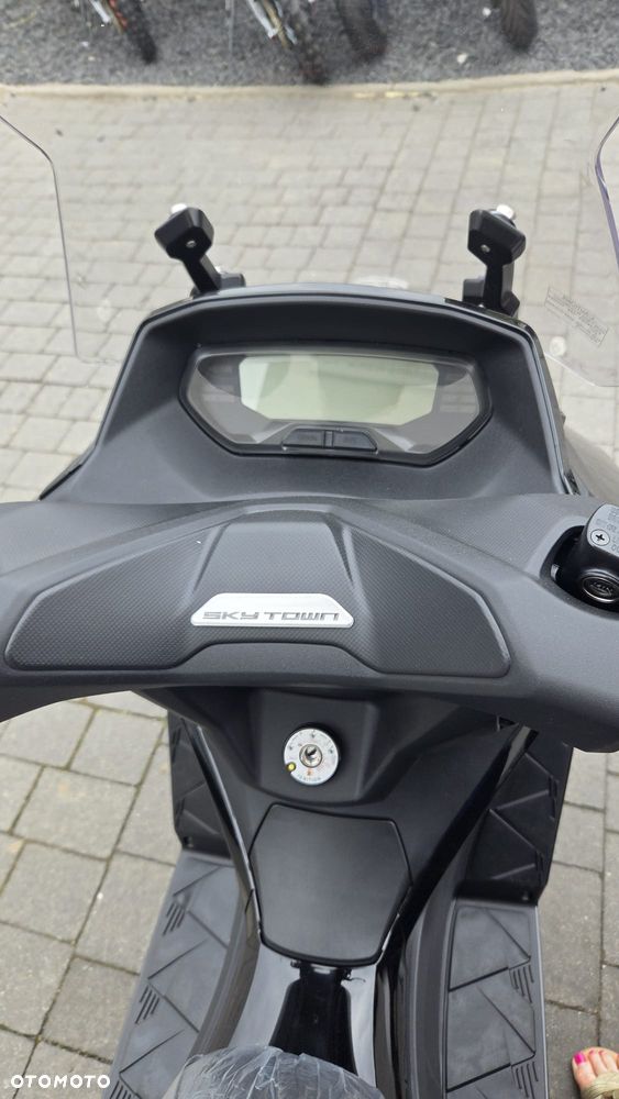 Kymco Skytown - 8