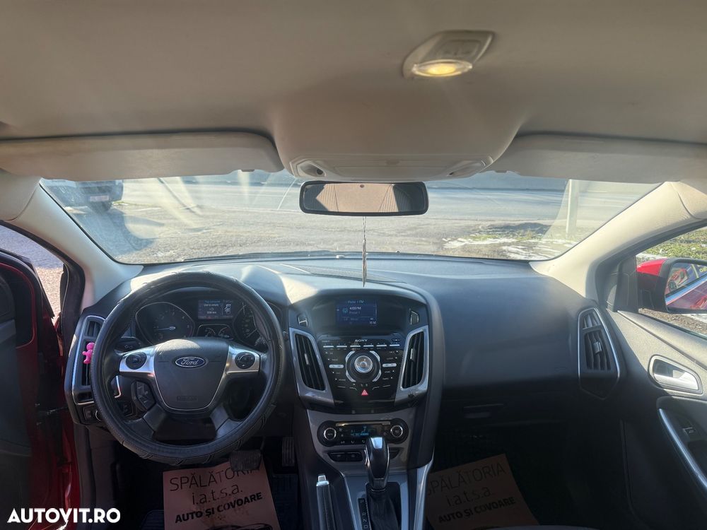 Ford Focus 2.0 TDCI DPF Powershift Titanium - 10