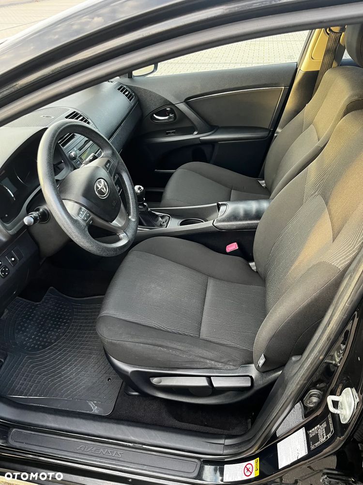 Toyota Avensis 1.8 Luna - 10