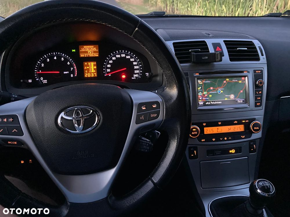Toyota Avensis - 14