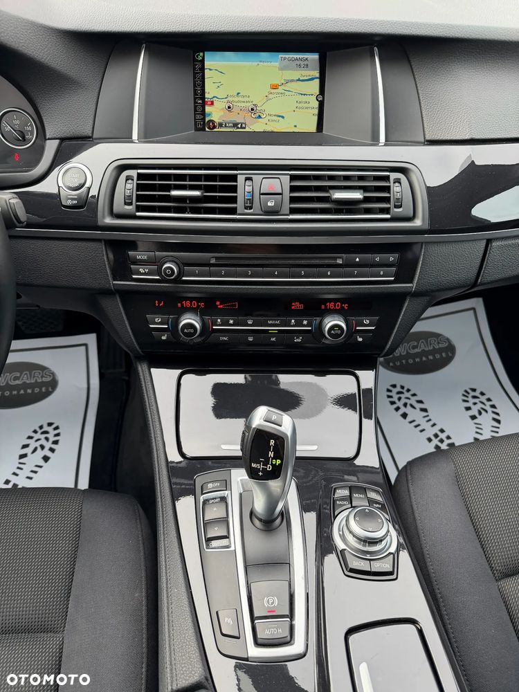 BMW Seria 5 520d Luxury Line - 12