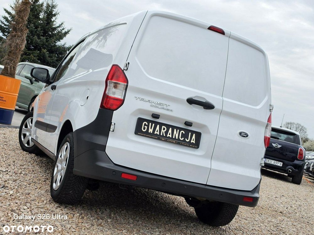 Ford Transit Courier - 11