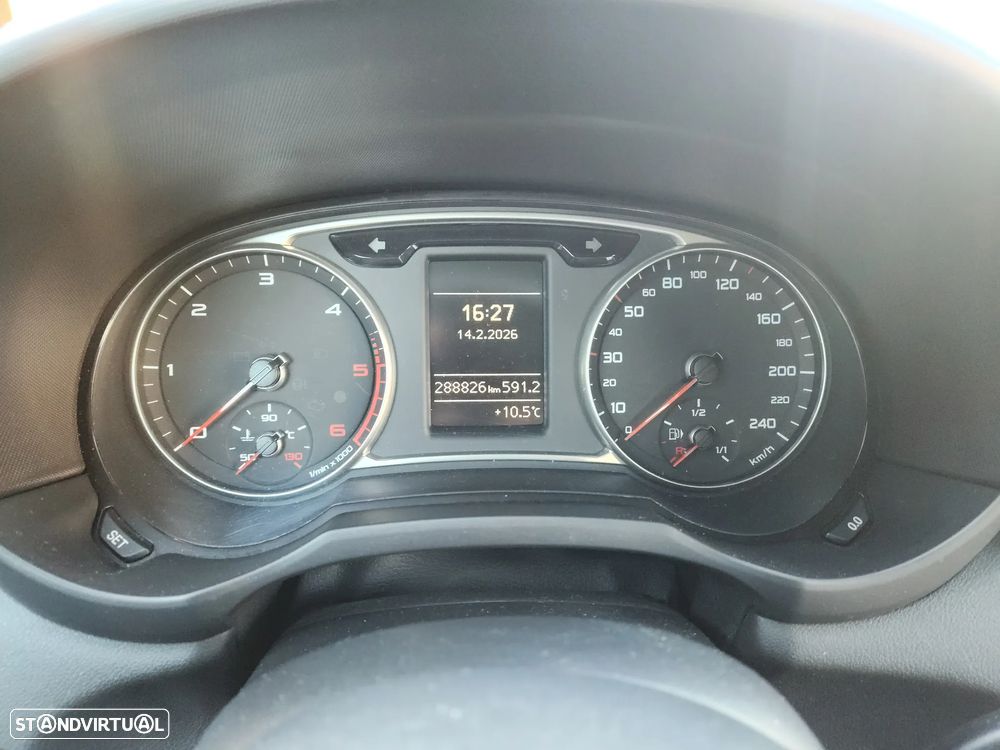 Audi A1 Sportback 1.6 TDi S-line S tronic - 6