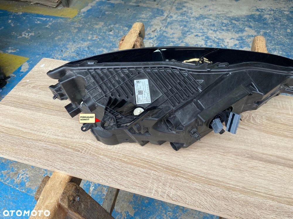 LAMPA PRZEDNIA LEWA VOLVO XC60 II LIFT MID LED 22- 32338982 - 7