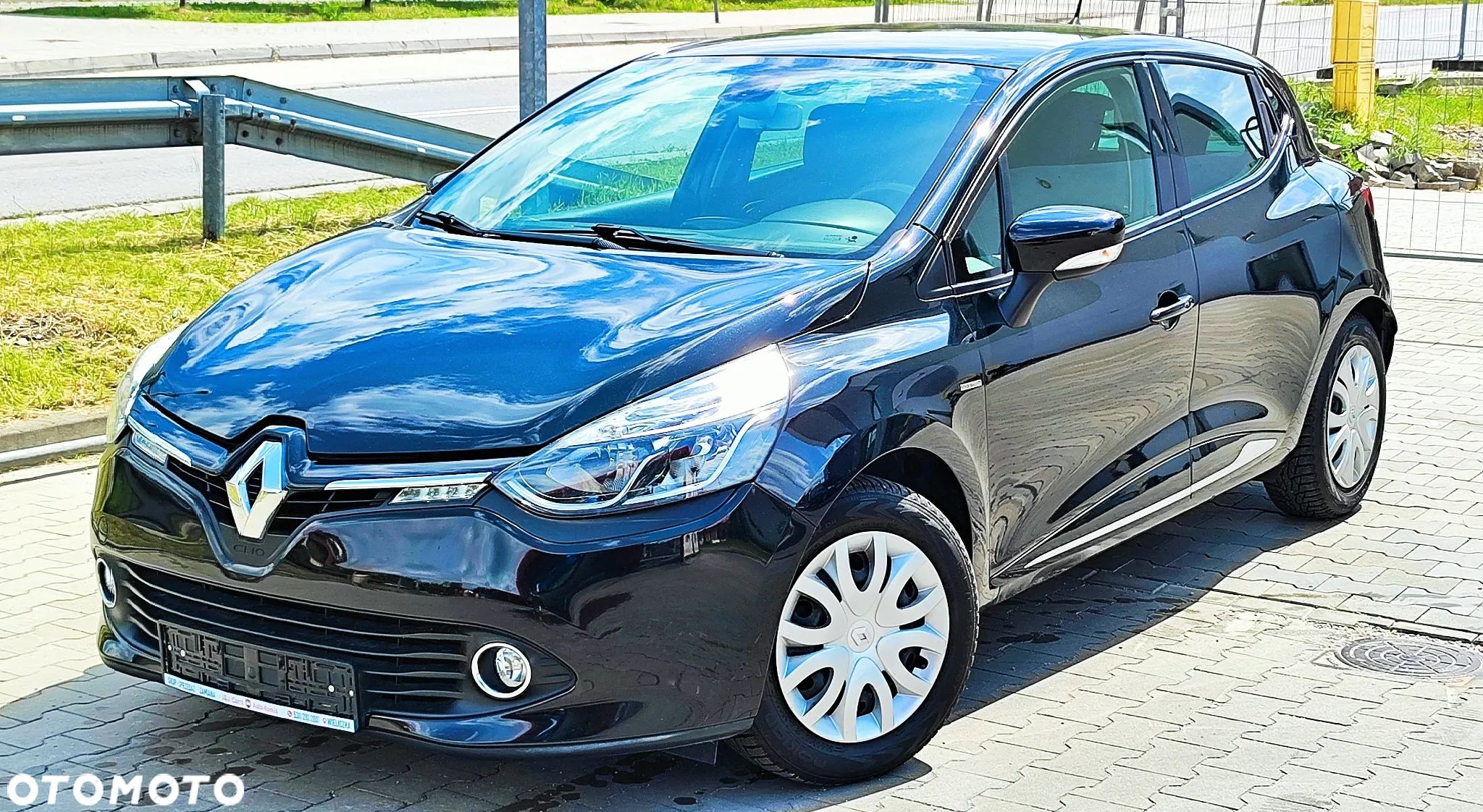 Renault Clio 1.2 16V Limited EU6 - 1