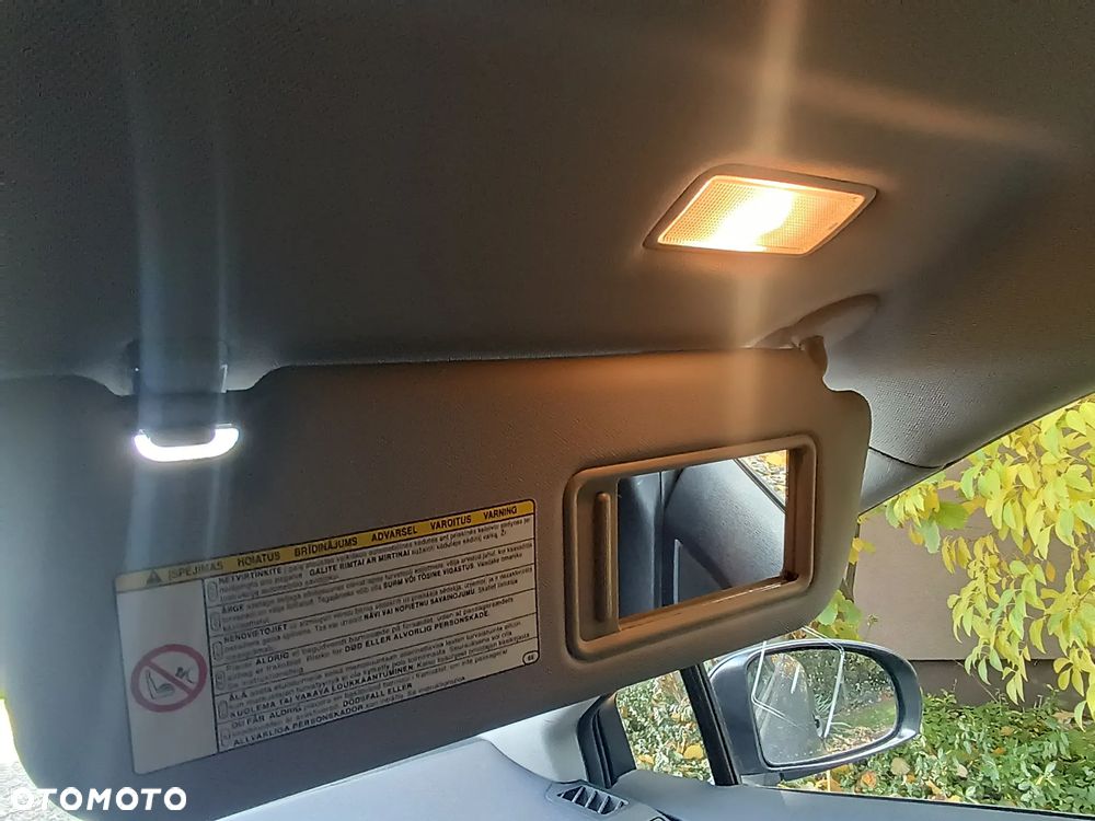 Toyota Avensis - 38