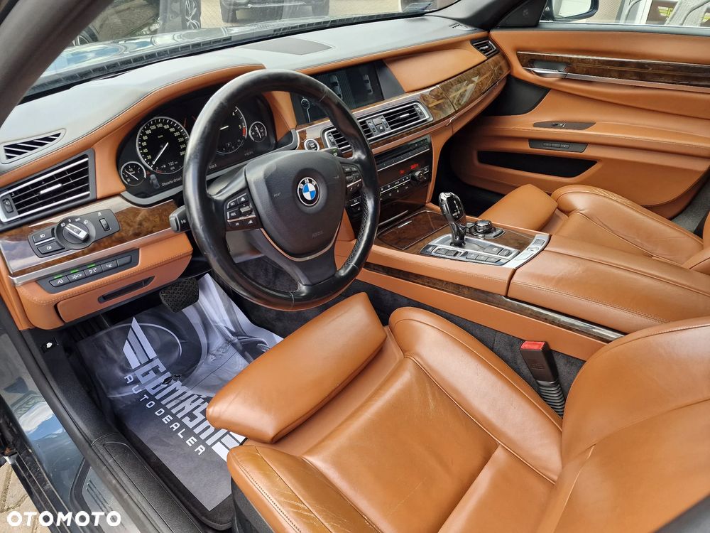 BMW Seria 7 740d - 17