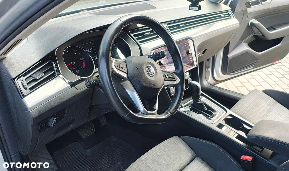 Volkswagen Passat 2.0 TDI Business DSG - 33