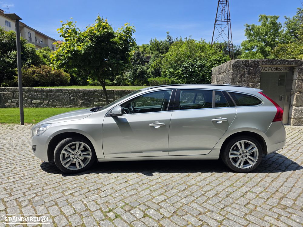Volvo V60 1.6 D2 Drive Momentum Start/Stop - 1