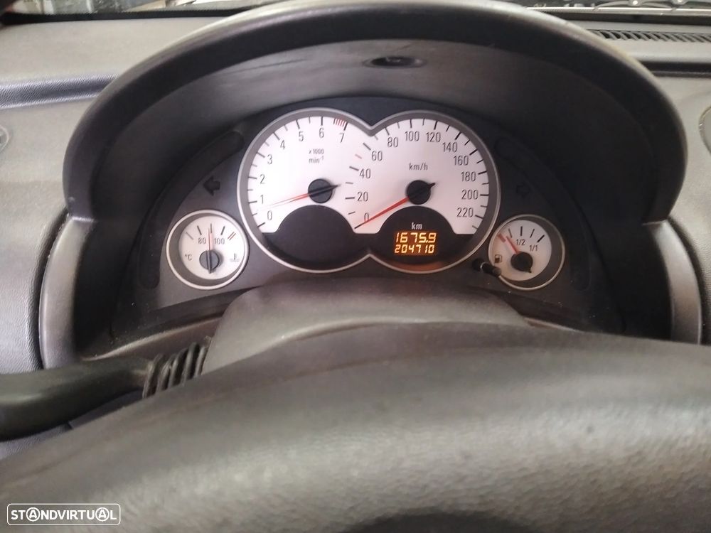 Opel Corsa 1.4 16V Sport - 14