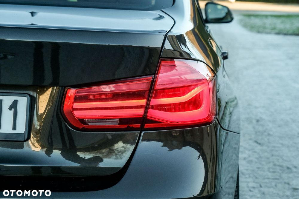 BMW Seria 3 320d xDrive Luxury Line - 12