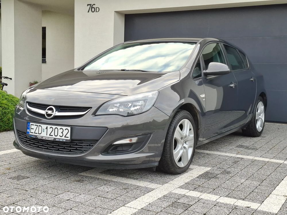 Opel Astra IV 1.4 T Cosmo - 2