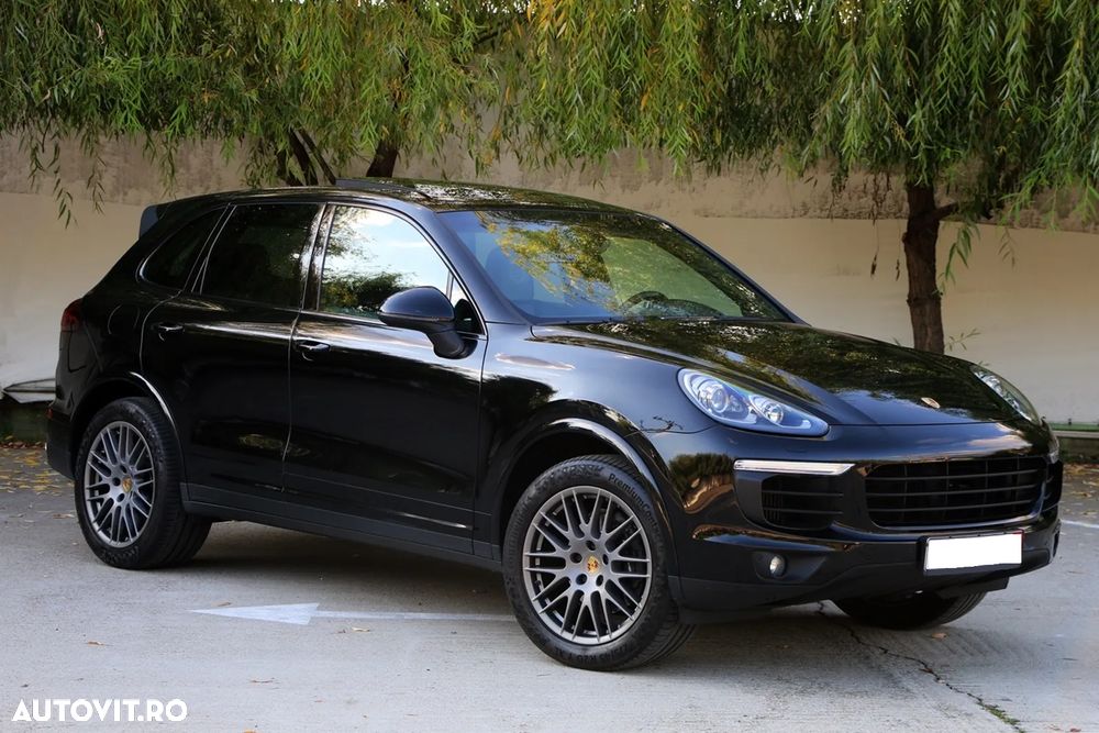 Porsche Cayenne 3.0 L - 22