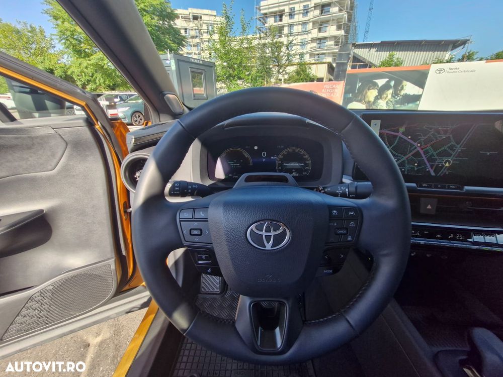 TOYOTA C-HR 2023 — imagine 18