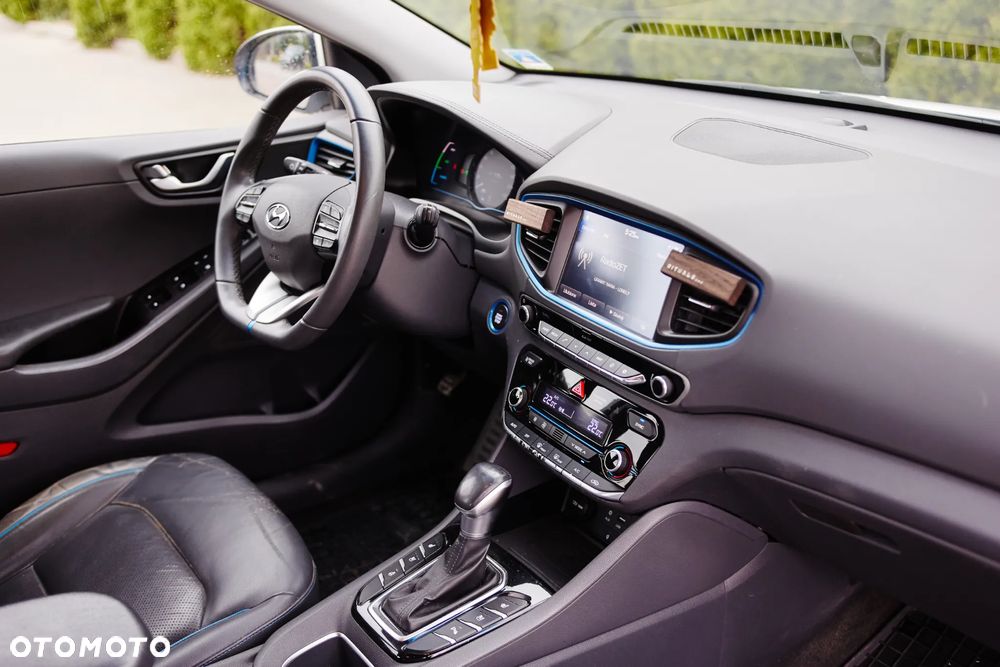 Hyundai IONIQ Hybrid Platinum - 28